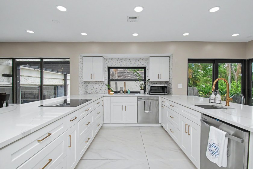 This lovely three bedroom, two and a half bath, two story home - photo 8