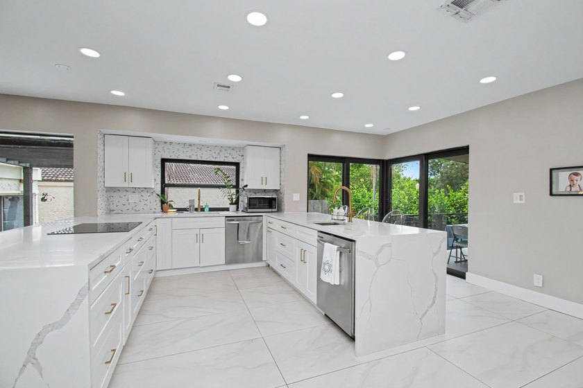 This lovely three bedroom, two and a half bath, two story home - photo 9