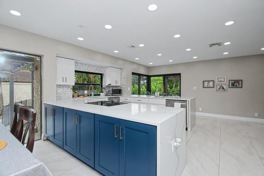 This lovely three bedroom, two and a half bath, two story home - photo 10