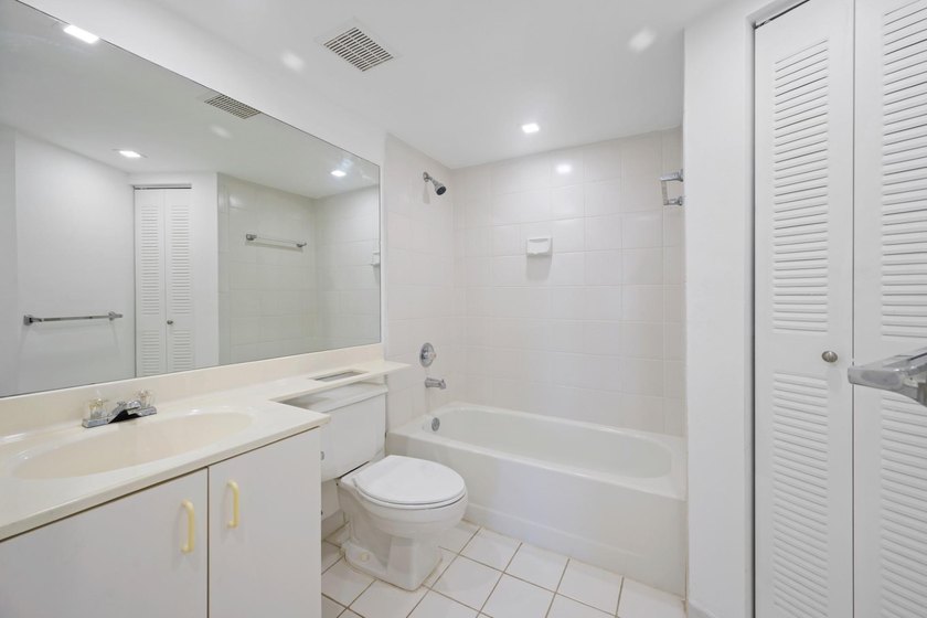 Welcome to Paradise. Amazing water views from every angle of - photo 10