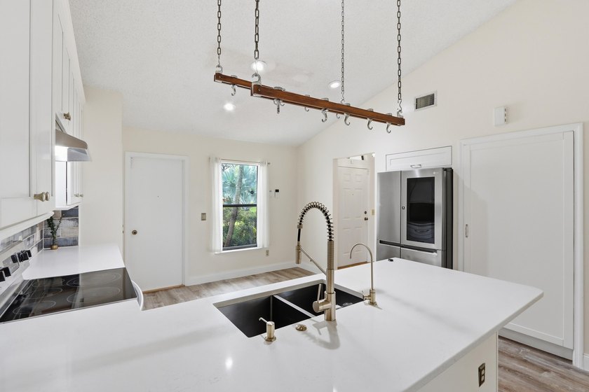 Welcome to this lovely single-story residence located in a - photo 16