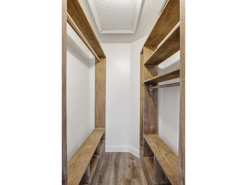Welcome to this lovely single-story residence located in a - photo 28