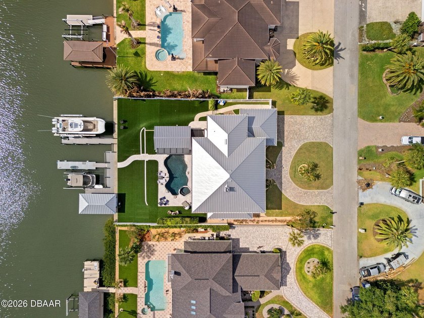 Experience luxury coastal living at its finest on Yacht Club - photo 3