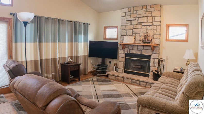 Stunning turnkey waterfront retreat on Lake of the Ozarks! This - photo 11