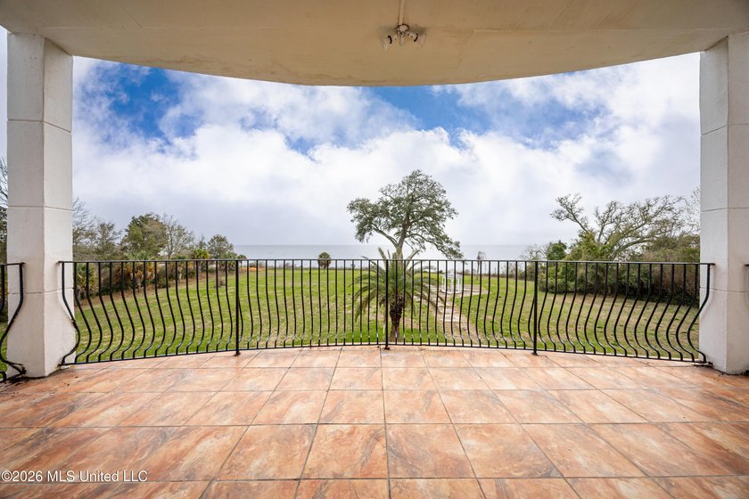 Gulf Coast Retreat on 6 Acres with Ancient Oaks - Endless - photo 24