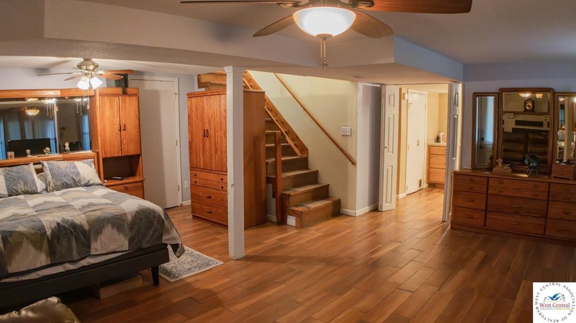 Stunning turnkey waterfront retreat on Lake of the Ozarks! This - photo 37