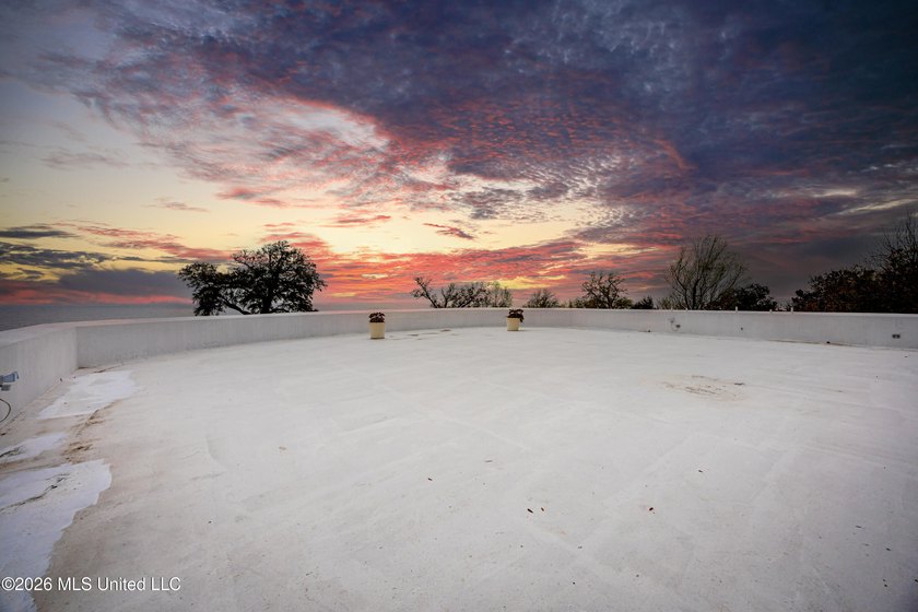 Gulf Coast Retreat on 6 Acres with Ancient Oaks - Endless - photo 48