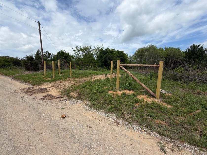 If you're looking for a turnkey hunting property, this 40-acre - photo 9