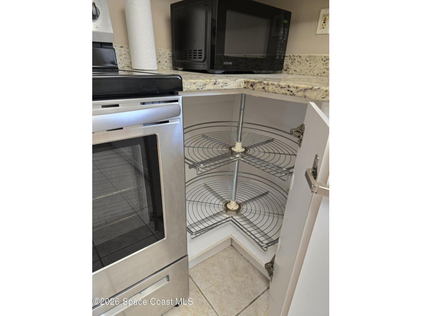 Available for both rent and sale! Super cute and spacious - photo 14