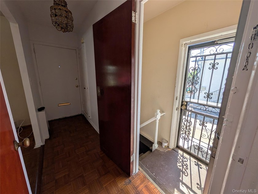 Lovely ranch in Far Rockaway - photo 4
