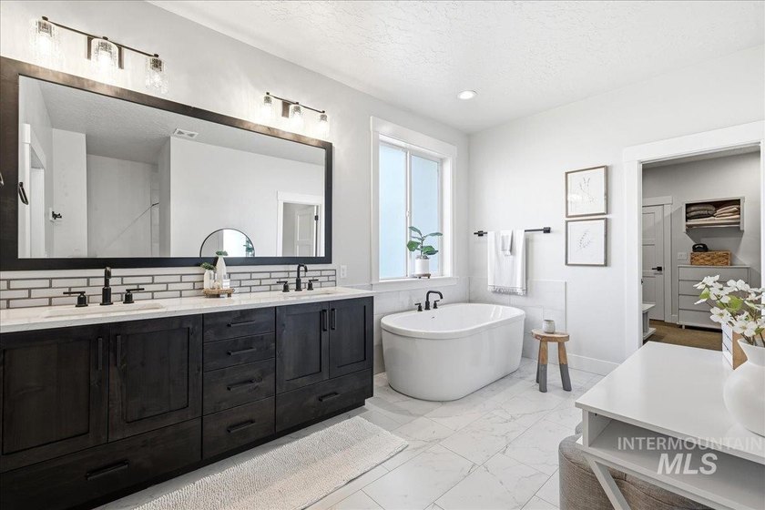 Experience this custom-built 3-bedroom, 2.5-bath home with a - photo 15