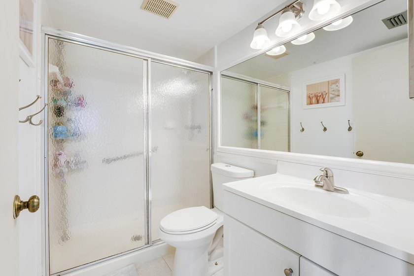 This inviting first-floor condo in West Palm Beach offers - photo 18