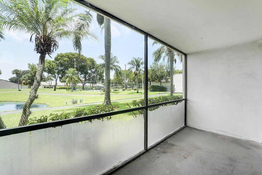 This inviting first-floor condo in West Palm Beach offers - photo 20