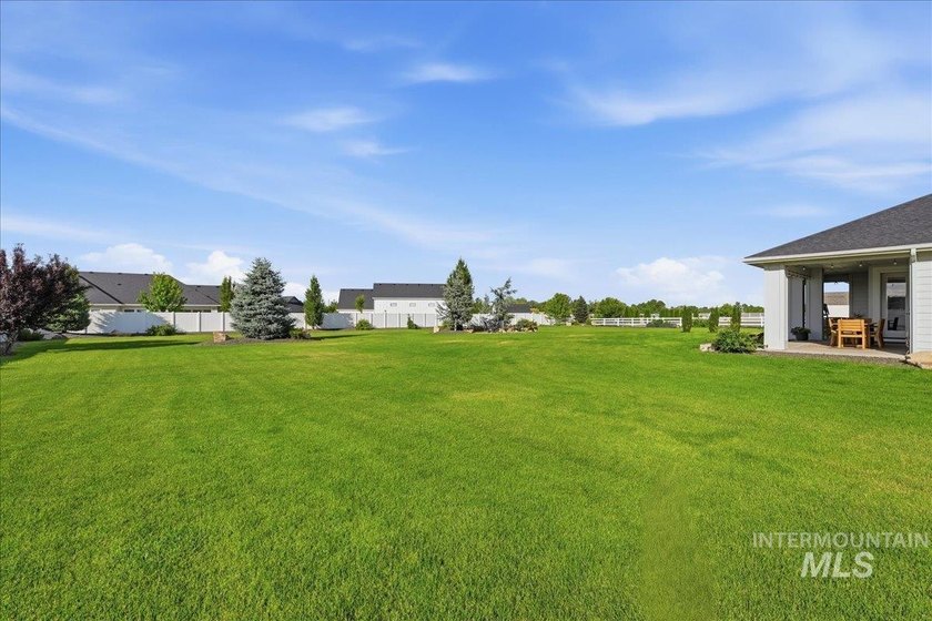 Experience this custom-built 3-bedroom, 2.5-bath home with a - photo 30