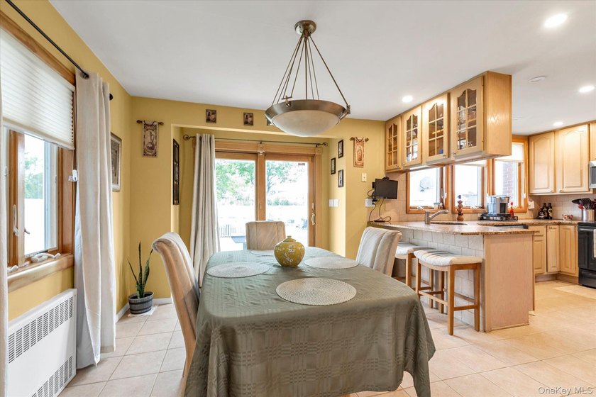 Welcome to this true 4-level split offering versatile living - photo 6