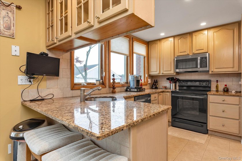 Welcome to this true 4-level split offering versatile living - photo 9