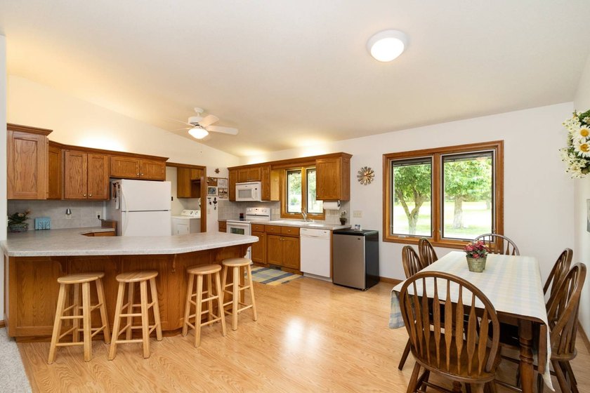 Located in the highly sought-after C-Cove area of Council Grove - photo 12