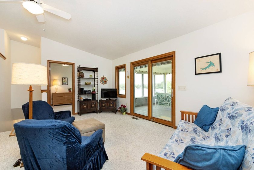 Located in the highly sought-after C-Cove area of Council Grove - photo 18