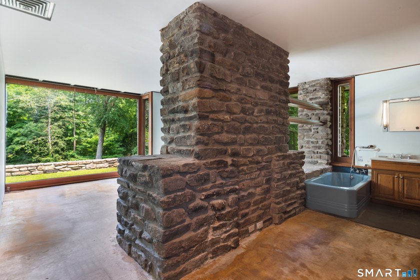 Presenting the historic Landis Gores House, an architectural - photo 20