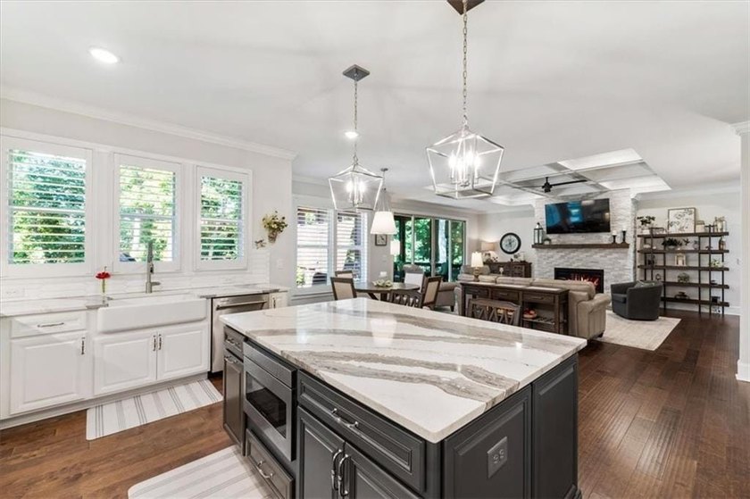 Beautiful, almost-new traditional home in Canton's sought-after - photo 23