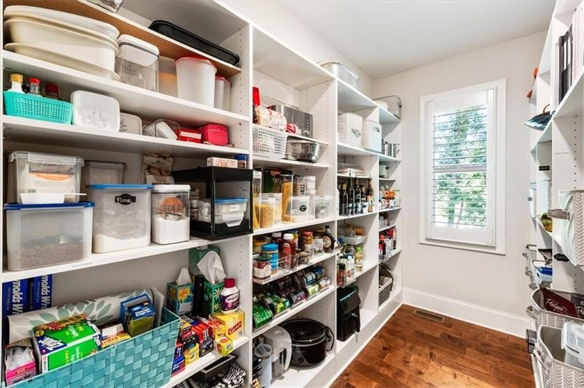 Beautiful, almost-new traditional home in Canton's sought-after - photo 27