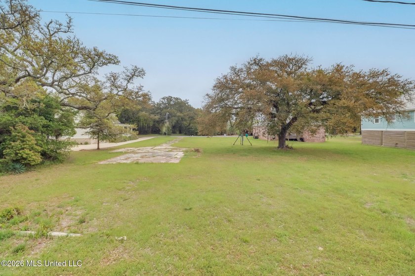 Discover an exceptional opportunity to own nearly half an acre - photo 2