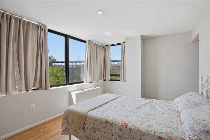 Welcome to this spacious and beautifully updated 3bd/2bth - photo 14