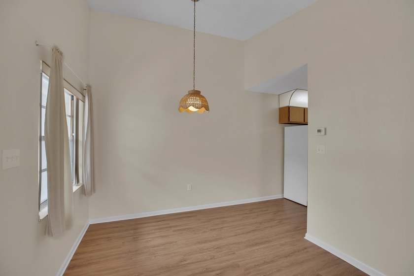 MOVE IN CONDITION! All appliances including full size - photo 14