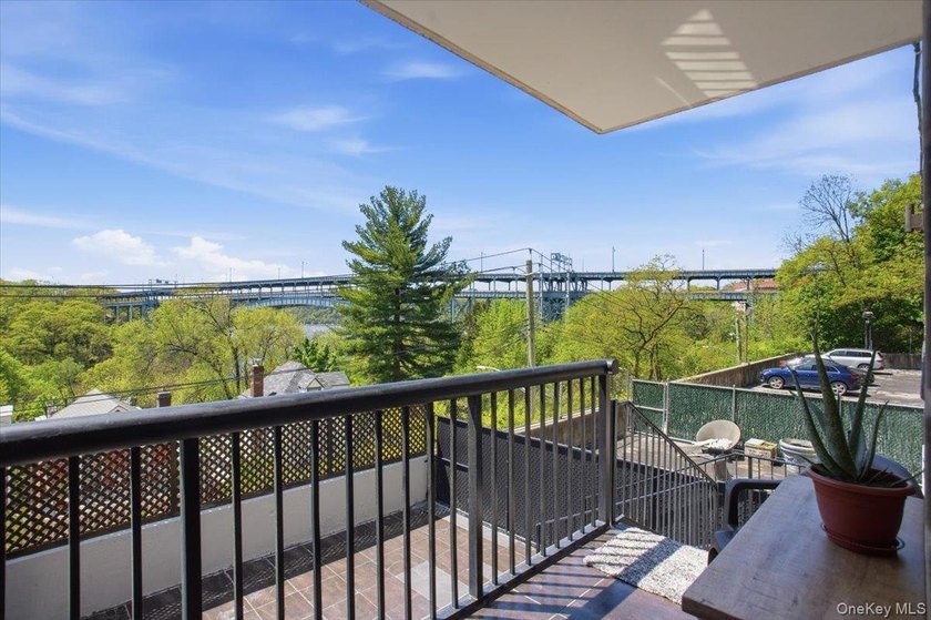 Welcome to this spacious and beautifully updated 3bd/2bth - photo 17