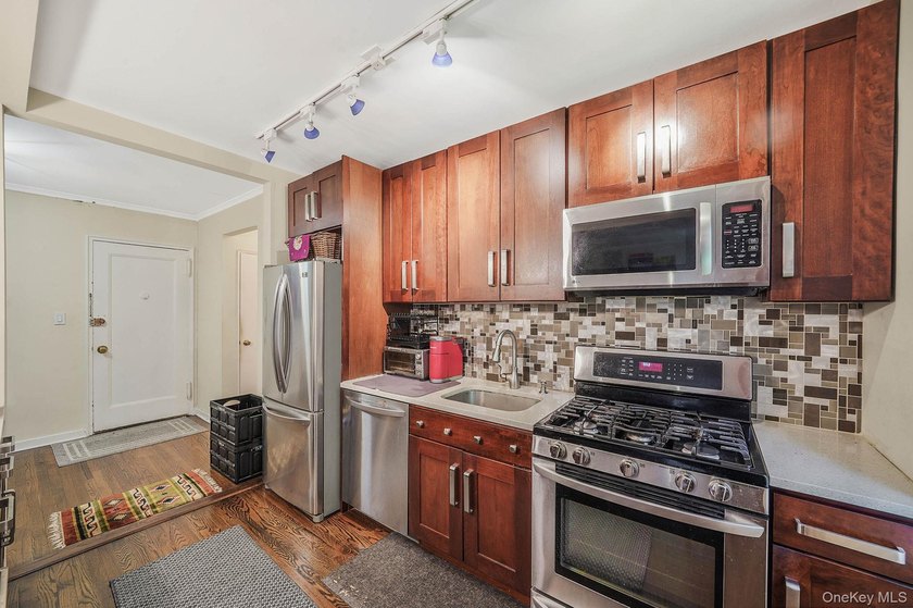 Welcome to this stunning 1-bedroom, 1-bath apartment located in - photo 19