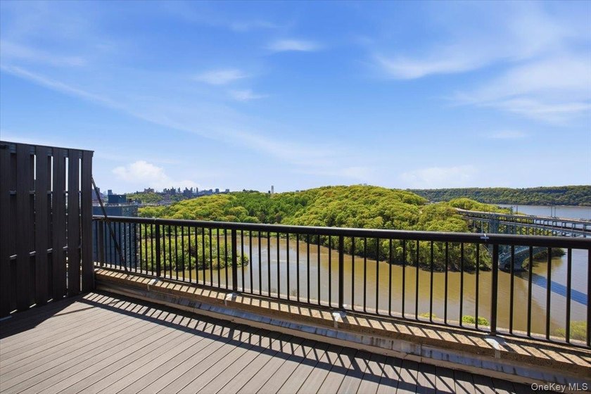 Welcome to this spacious and beautifully updated 3bd/2bth - photo 21