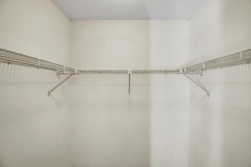 MOVE IN CONDITION! All appliances including full size - photo 24
