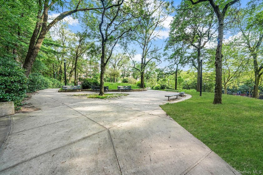 Welcome to this stunning 1-bedroom, 1-bath apartment located in - photo 32