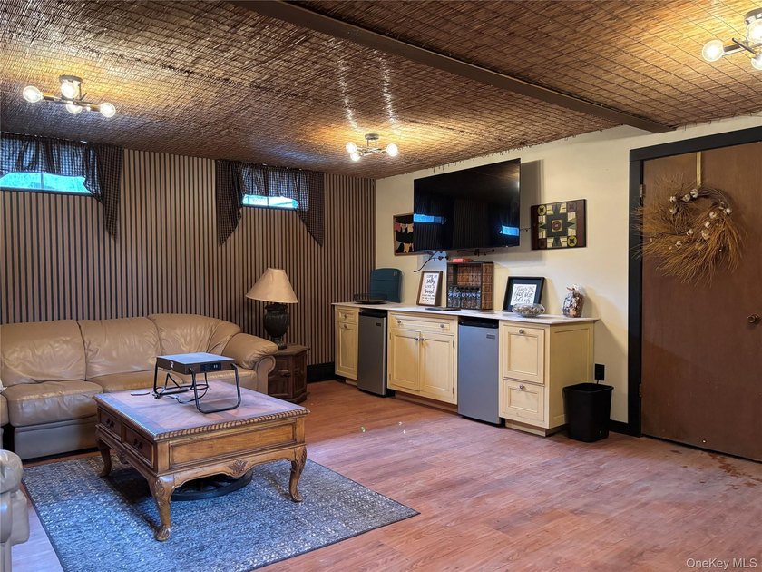 A truly exceptional and one-of-a-kind property, this former - photo 7