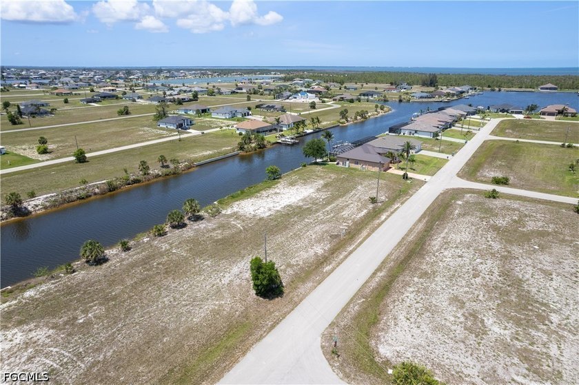 GULF ACCESS waterfront property with NEW SEAWALL. Seller has - photo 8