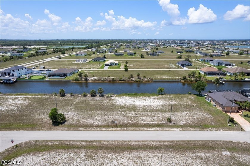 GULF ACCESS waterfront property with NEW SEAWALL. Seller has - photo 10