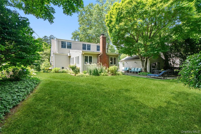 Welcome home to Birdwatch, a beautifully updated four-bedroom - photo 3