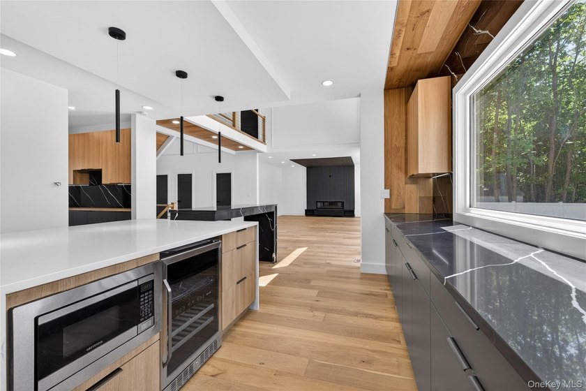 Welcome to this truly one-of-a-kind brand-new modern farmhouse - photo 12