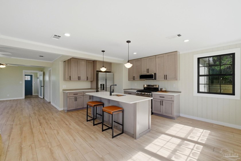 Welcome to your dream home in the heart of the highly - photo 12