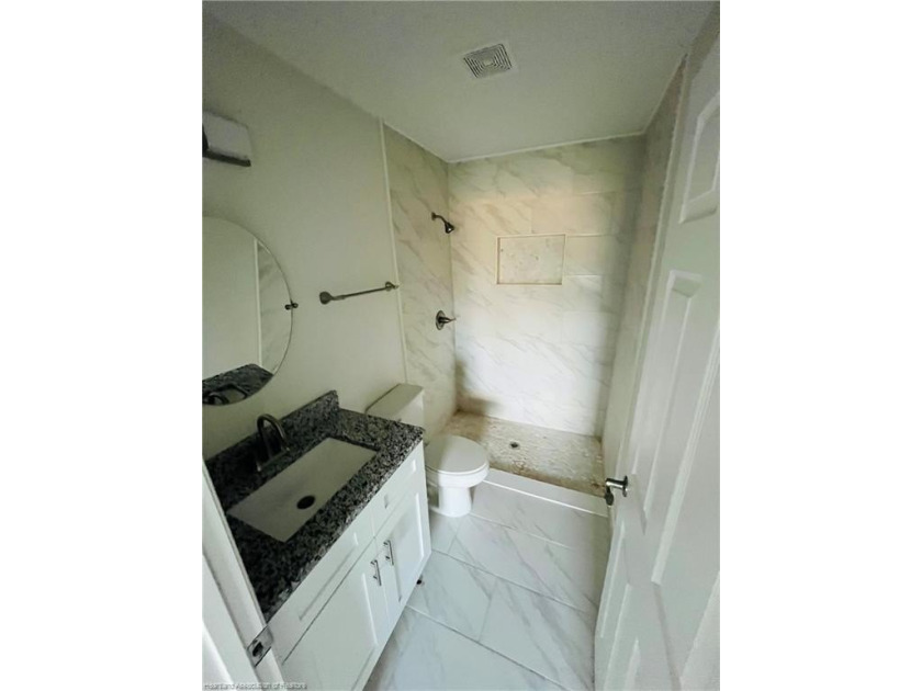 Rare opportunity to acquire a portfolio of 15 newer rental units - photo 6