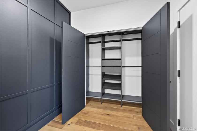 Welcome to this truly one-of-a-kind brand-new modern farmhouse - photo 21