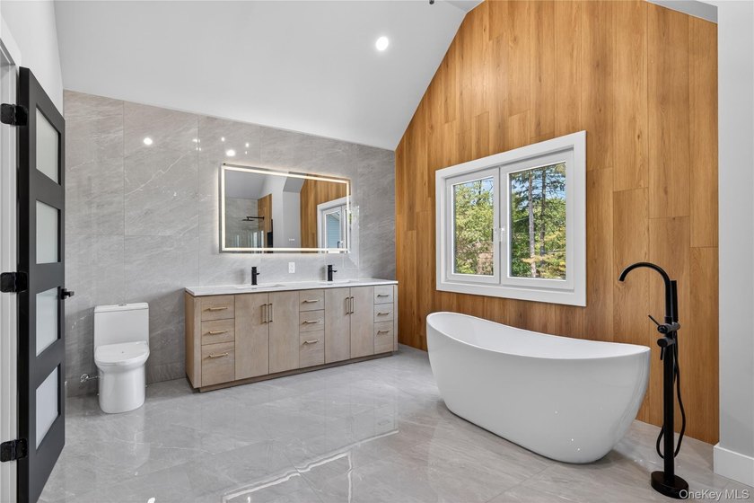 Welcome to this truly one-of-a-kind brand-new modern farmhouse - photo 33