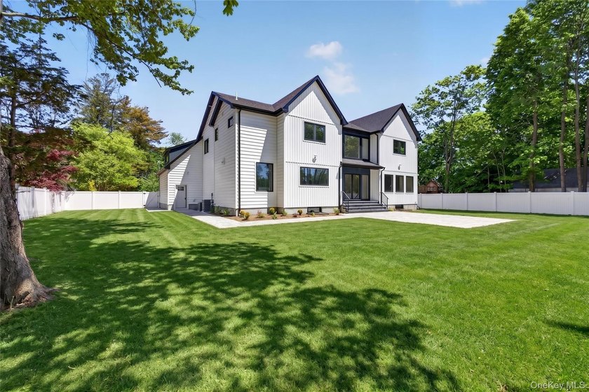 Welcome to this truly one-of-a-kind brand-new modern farmhouse - photo 47