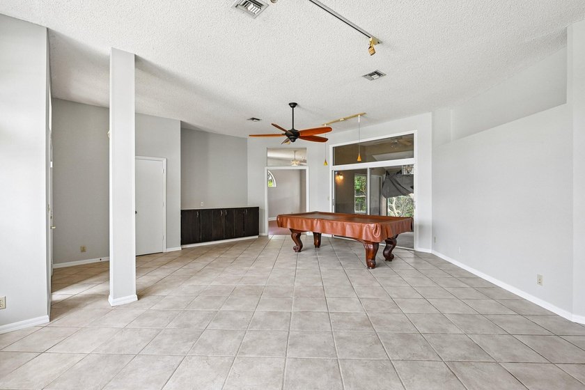 Tucked away in a private setting, this charming 3-bedroom - photo 5