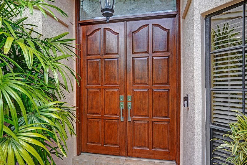 This is a 3 bedroom 2 bath renovated home in the gated community - photo 3