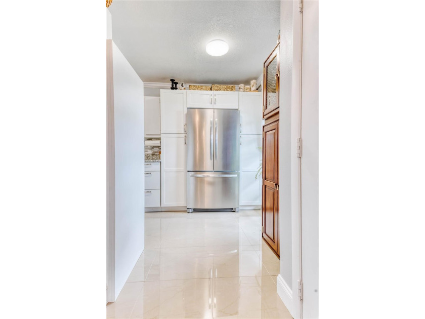 8751 Chevy Chase Dr 150 - photo 6