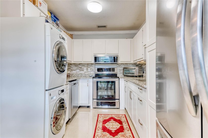 8751 Chevy Chase Dr 150 - photo 7