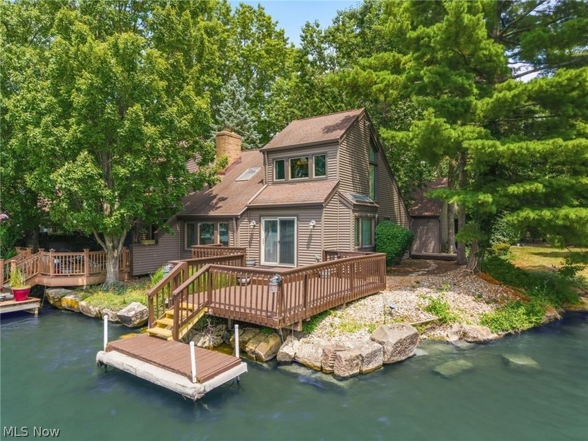 Welcome to affordable lakefront living on beautiful Meyers Lake! - photo 5