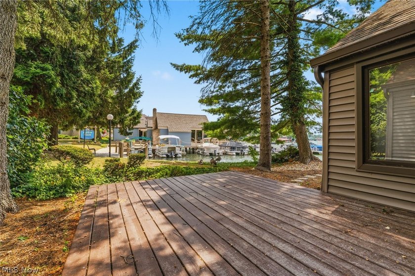 Welcome to affordable lakefront living on beautiful Meyers Lake! - photo 8
