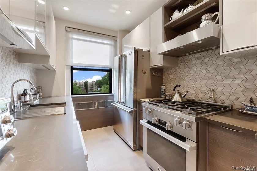 SIZE MATTER One of a kind 1100 square feet coop apartment for - photo 9